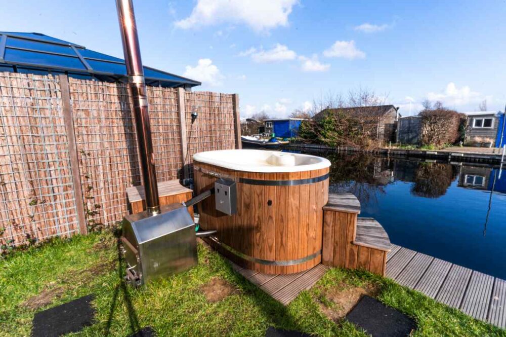 Tiny House hottub uniek overnachten nederland