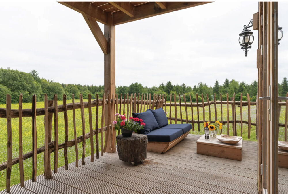 slapen in boomhut Drenthe