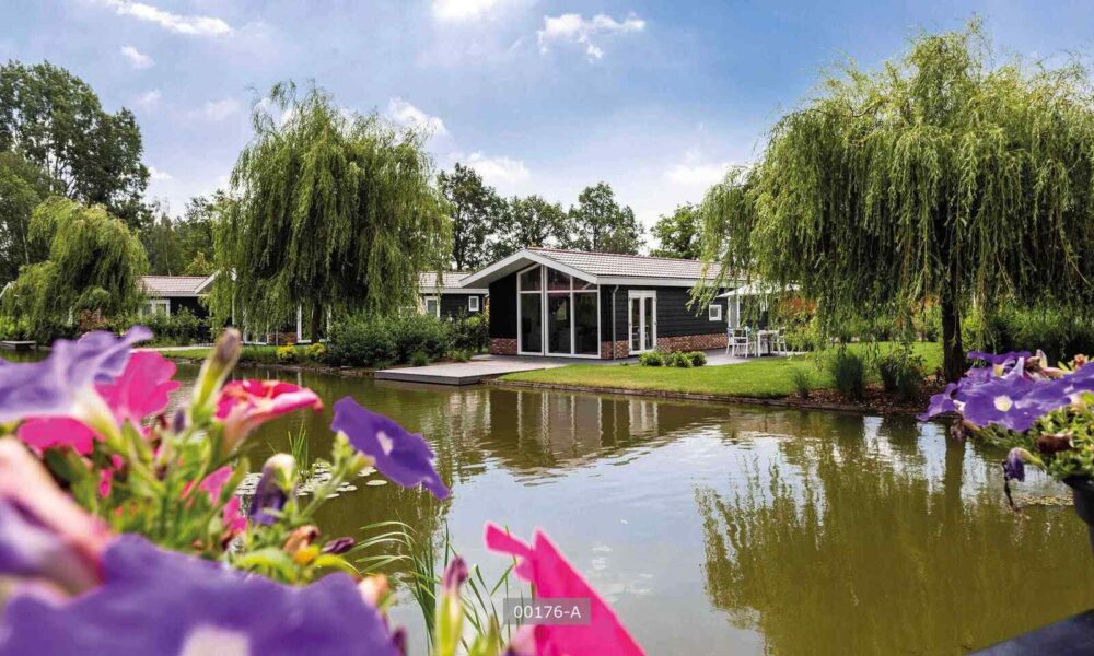 Luxe vijf persoons vrijstaand chalet op natuurrijk vakantiepark.