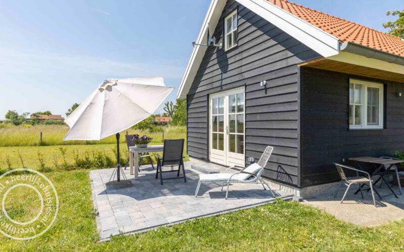 Prachtige 3-persoons vakantiewoning met weids uitzicht in omgeving van Kamperland