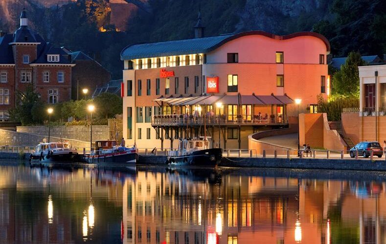 Goedkoop en luxe hotel Ibis Dinant Centre Ardennen