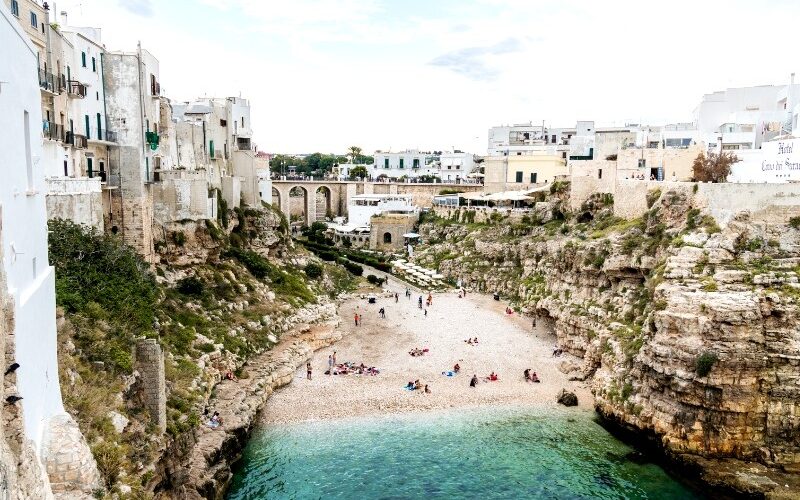 Tuktuk langs de kust; Polignano a Mare